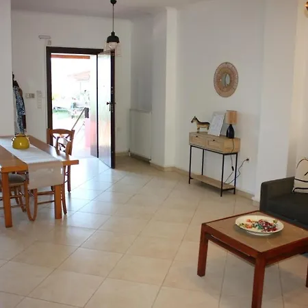 בית נופש Lovely House With Amazing Views Karababás